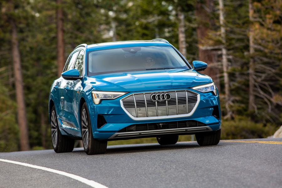  Audi e-tron 55 Quattro 2019 года  (NA) (фото 37 из 40)